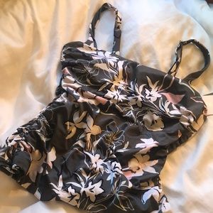 🌊 ATHLETA bra-sized swim tank